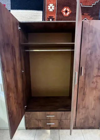 Armario 3 puertas y 2 cajones