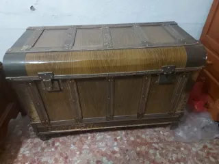 Arcón antiguo (aprox. 70 años)