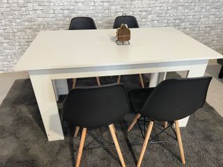 Conjunto comedor + 4 sillas