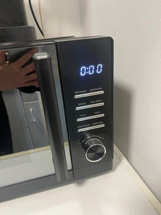 Microondas KOENIC con Grill