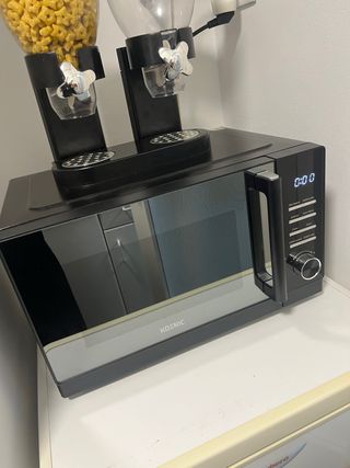 Microondas KOENIC con Grill
