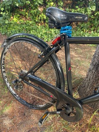 Bicicleta de paseo negra