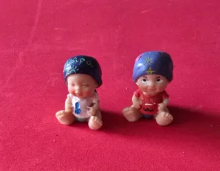 Muñecos bebés pelones