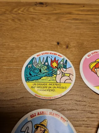 Adesivi vintage Gli altri siamo noi