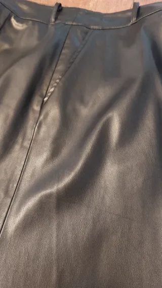 Falda larga polipiel Zara negra T. XL