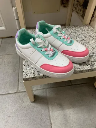 Sneakers donna bianche con dettagli colorati