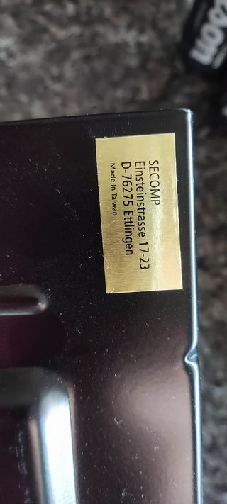 Supporto PC Sotto Scrivania Regolabile - Robusto