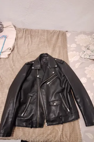 Chaqueta de cuero negra