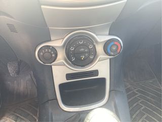Ford Fiesta 1.25 82CV 5 puertas aire acondicionado