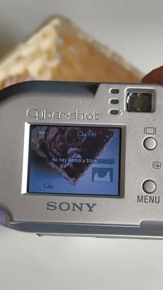 Cámara Digital Sony Cyber-shot DSC-P73