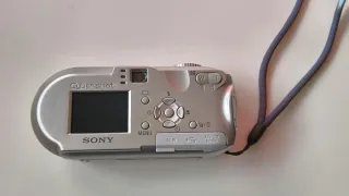 Cámara Digital Sony Cyber-shot DSC-P73