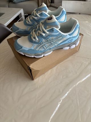 Zapatillas Asics Azul y Blanco