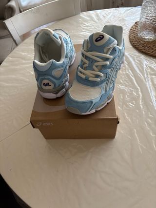 Zapatillas Asics Azul y Blanco