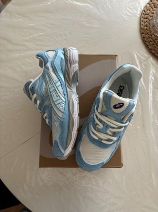 Zapatillas Asics Azul y Blanco