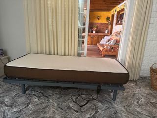 Cama articulada con colchón ergonómico
