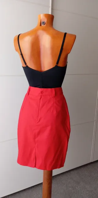 Falda vintage años 80 roja