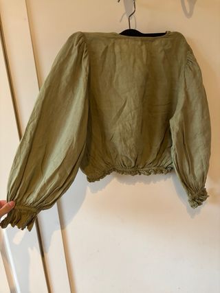 Blusa Zara verde cruzada manga larga