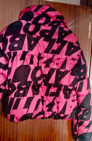 Cazadora Urbana Bershka Rosa y Negra