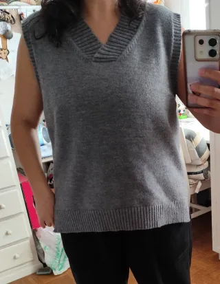 Chaleco de punto gris