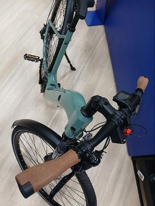 Bicicleta eléctrica trekking motor central  E-Actv 500 Verde