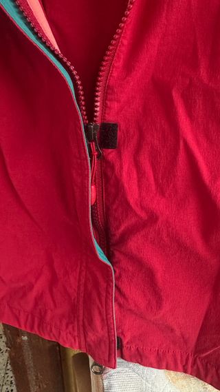 Chaqueta La Sportiva Roja y Turquesa