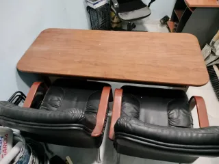 Muebles de oficina: Silla y escritorio