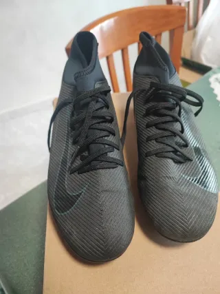Scarpe da calcio Nike con calzino nere
