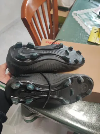 Scarpe da calcio Nike con calzino nere