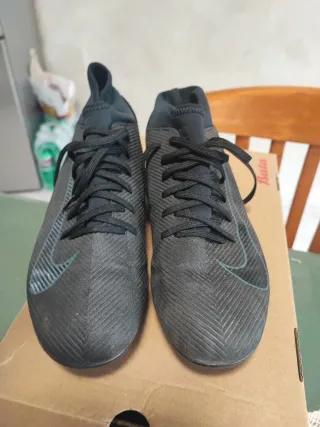 Scarpe da calcio Nike con calzino nere