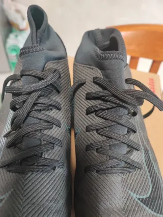 Scarpe da calcio Nike con calzino nere