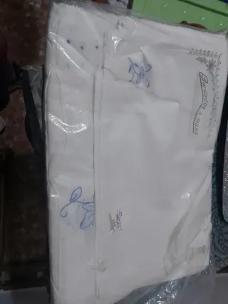Juego de sábanas bordadas a mano