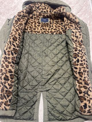 Chaqueta Kiabi verde militar con capucha