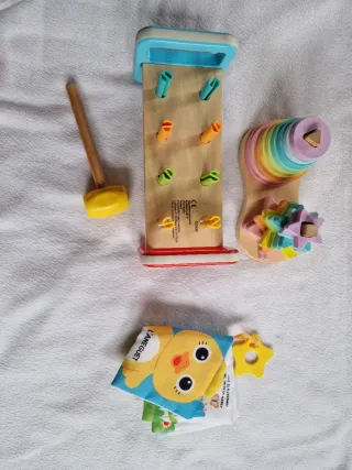 Lote juguetes bebé y libro infantil