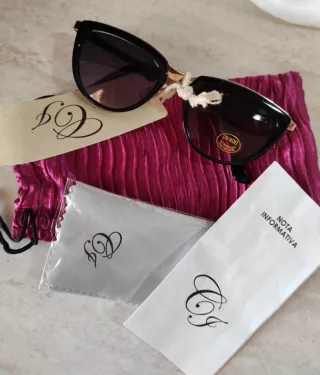 Occhiali da sole donna neri e oro