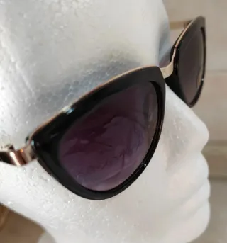 Occhiali da sole donna neri e oro