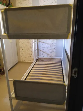 Cama litera metálica muy resistente