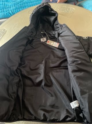 Chaqueta niño negra con capucha