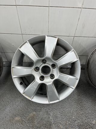 Llantas Seat 16 5x112 con tapas