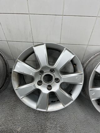 Llantas Seat 16 5x112 con tapas