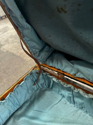 Mesa baúl antigua de madera