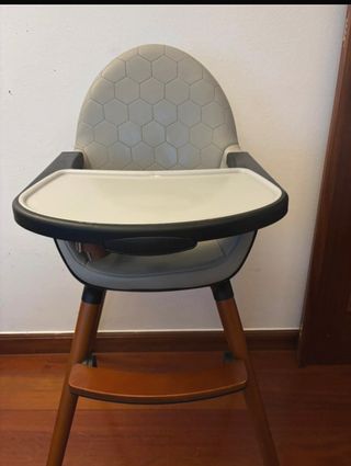 Trona infantil moderna