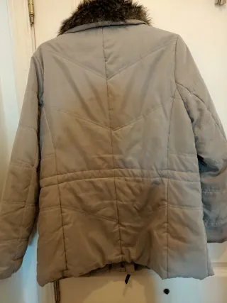 Chaqueta BIAGGINI Beige con Cuello Peludo