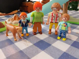 Playmobil Casa Árbol y Familia