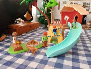 Playmobil Casa Árbol y Familia