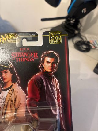 Hot Wheels Premium Stranger Things 1983 BMW 733i