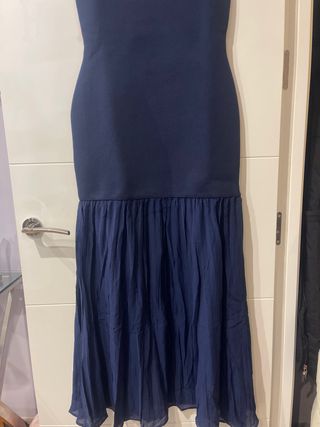 Vestido largo azul marino con volantes