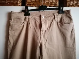 Pantaloni beige