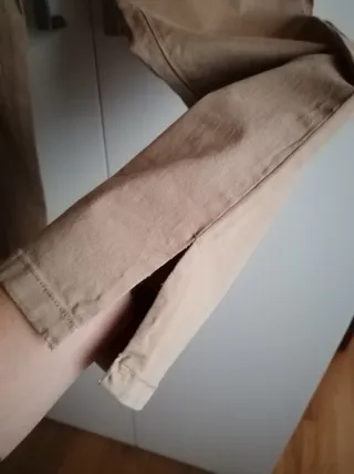 Pantaloni beige
