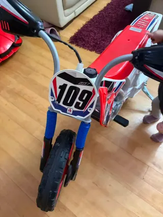 Moto eléctrica infantil 3-4 años