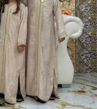 Caftán de fiesta para niña 11/12 beige y dorado